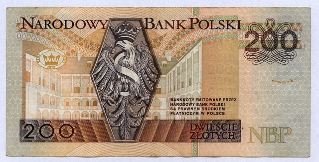polská bankovka – 200 zlotych